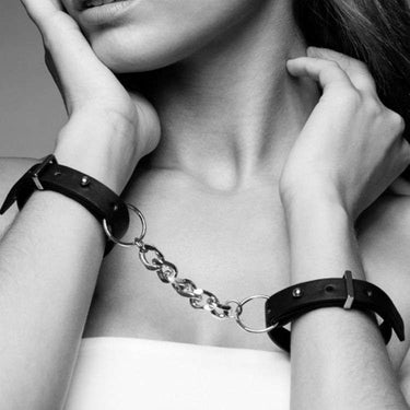 Braccialetti multifunzione vegani per moda e bondage, regolabili